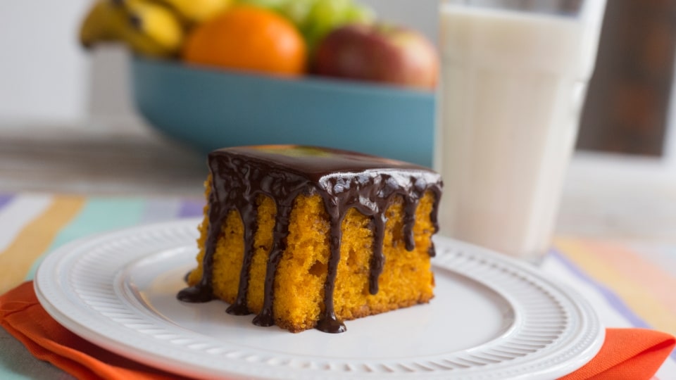 Bolo de Cenoura com Chocolate Zymil