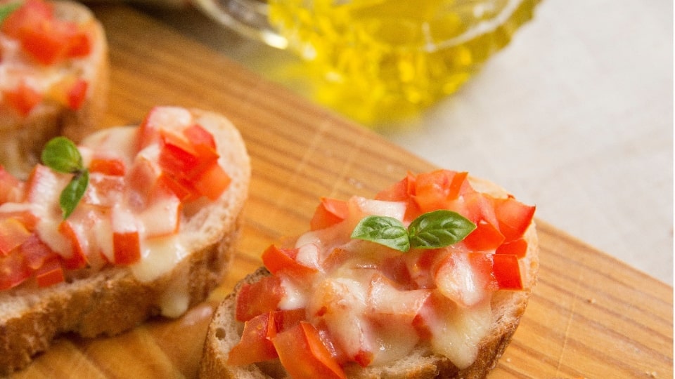 Brusquetas com queijo
