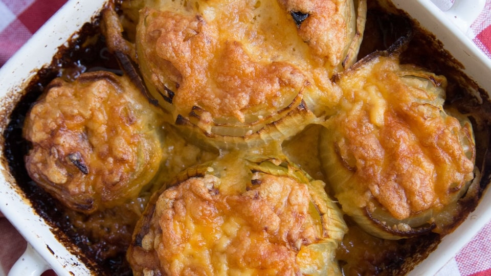 Cebola Gratinada com Queijo Gruyère
