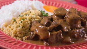 Picadinho de Carne com Molho Madeira