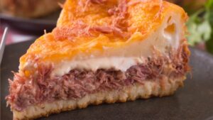 Torta de Carne Seca com Molho 4 Queijos